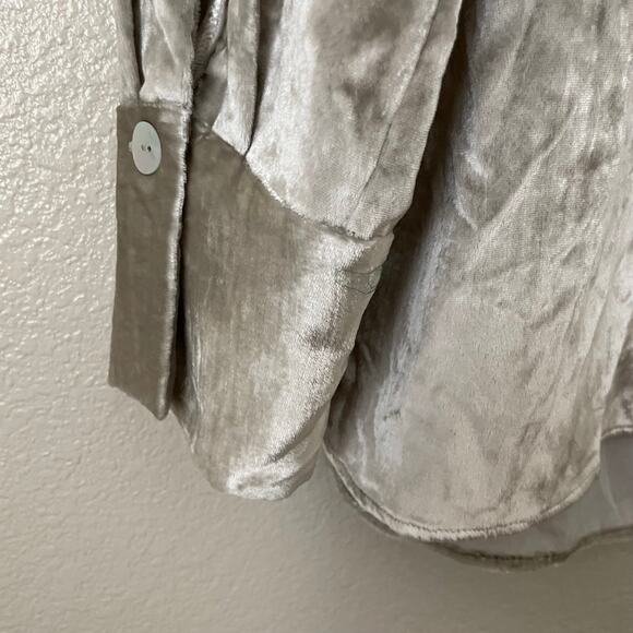 Vince Top Womens Medium Gray Velvet Silk Button Up Front Quiet Luxury Preppy - Picture 9 of 14